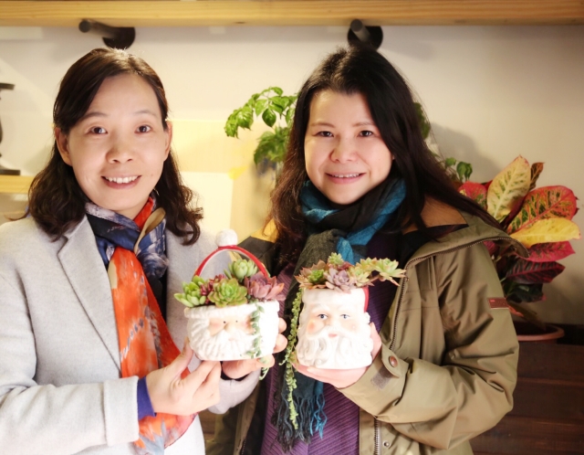 与作品合影 与作品合影